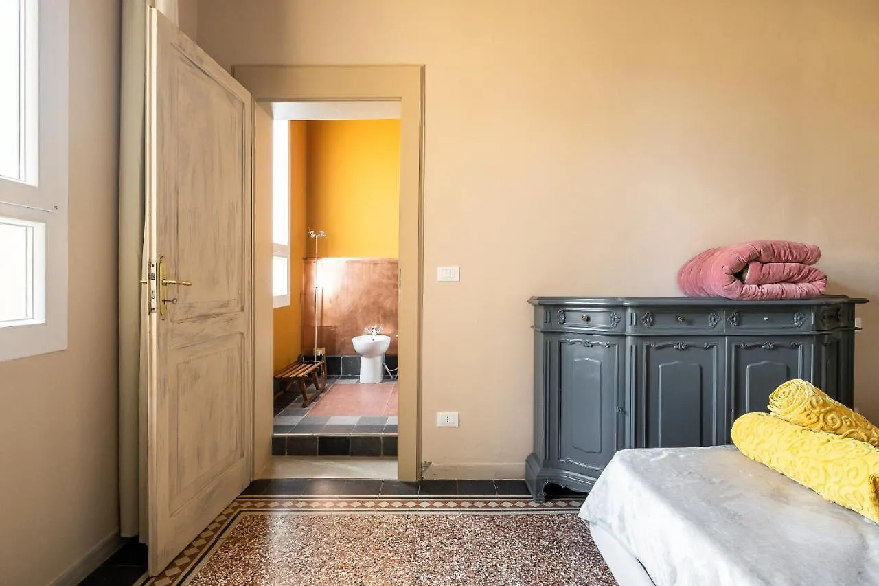 La Didi Maison Bologna 0*,  Italy